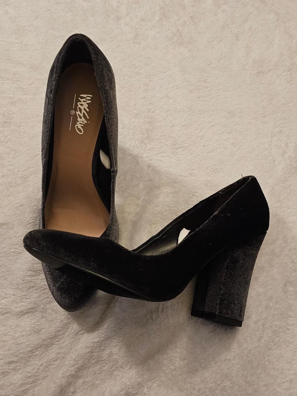 Women's Black Velvet Block Heel Pumps